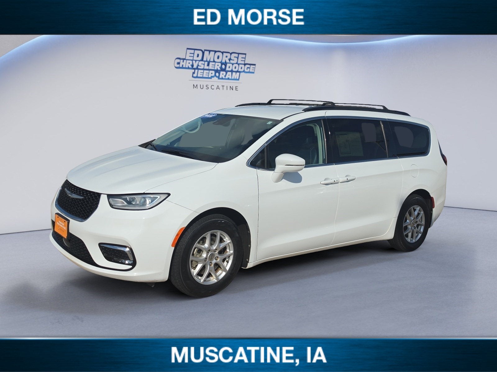 2022 Chrysler Pacifica Touring L in Bright White Clearcoat — front three-quarter view