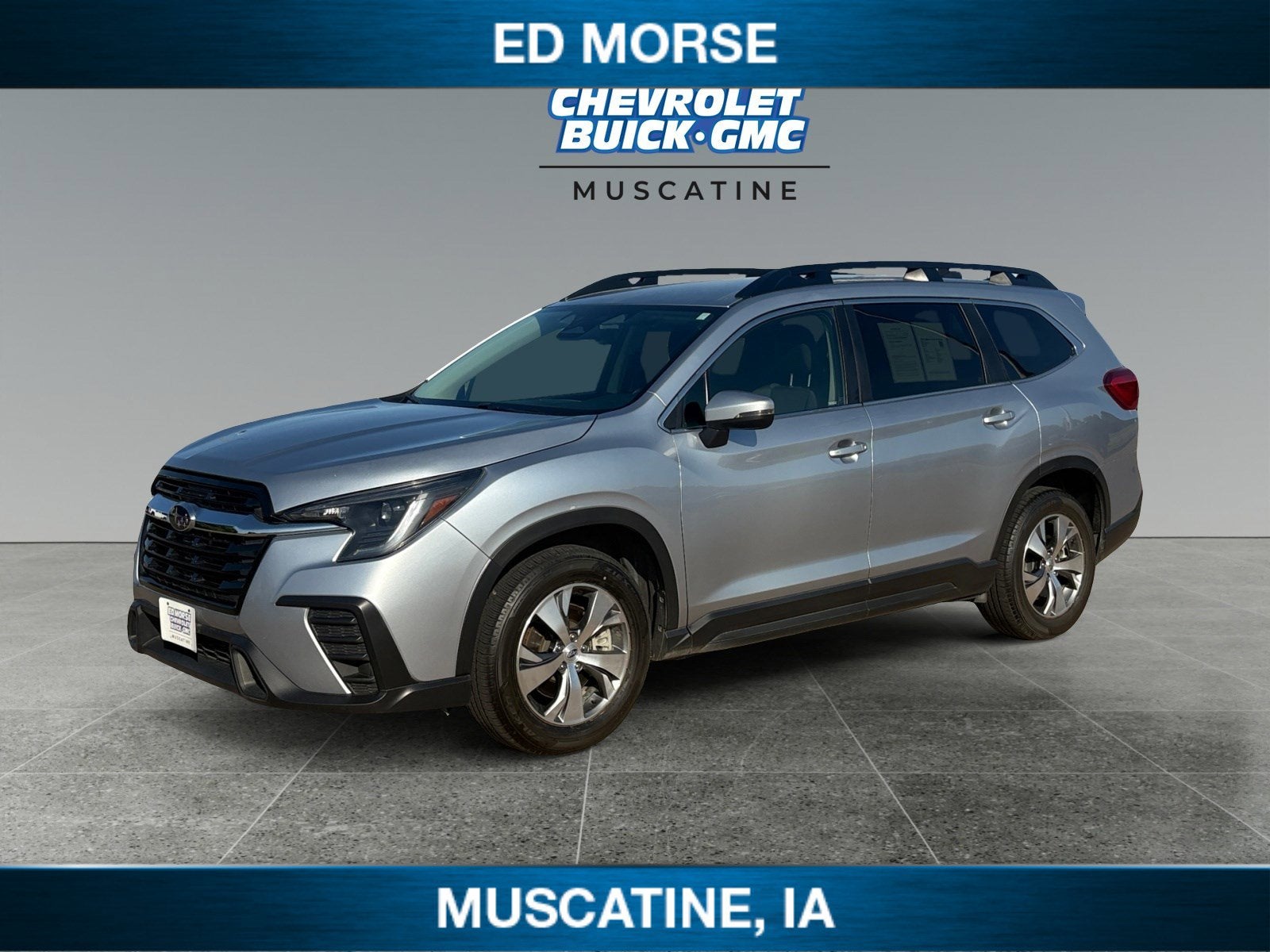 2023 Subaru Ascent Premium in Giy/Silver — front three-quarter view